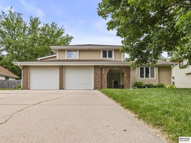 2324 S 138th Street, Omaha, NE 68144