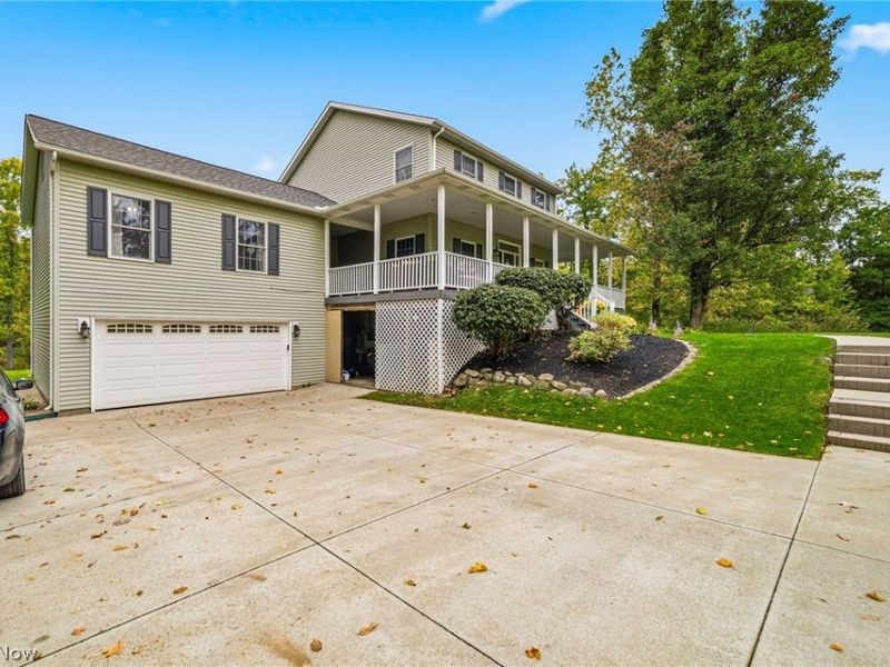 213 Canfield Drive, Chardon, OH 44024 Photo 4