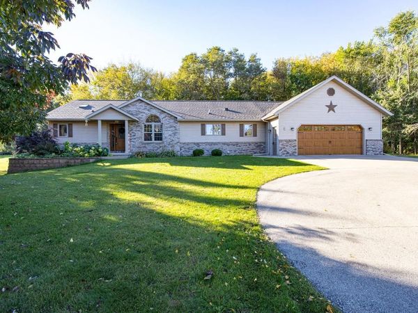 207 W CLARK STREET, Weyauwega, WI 54983