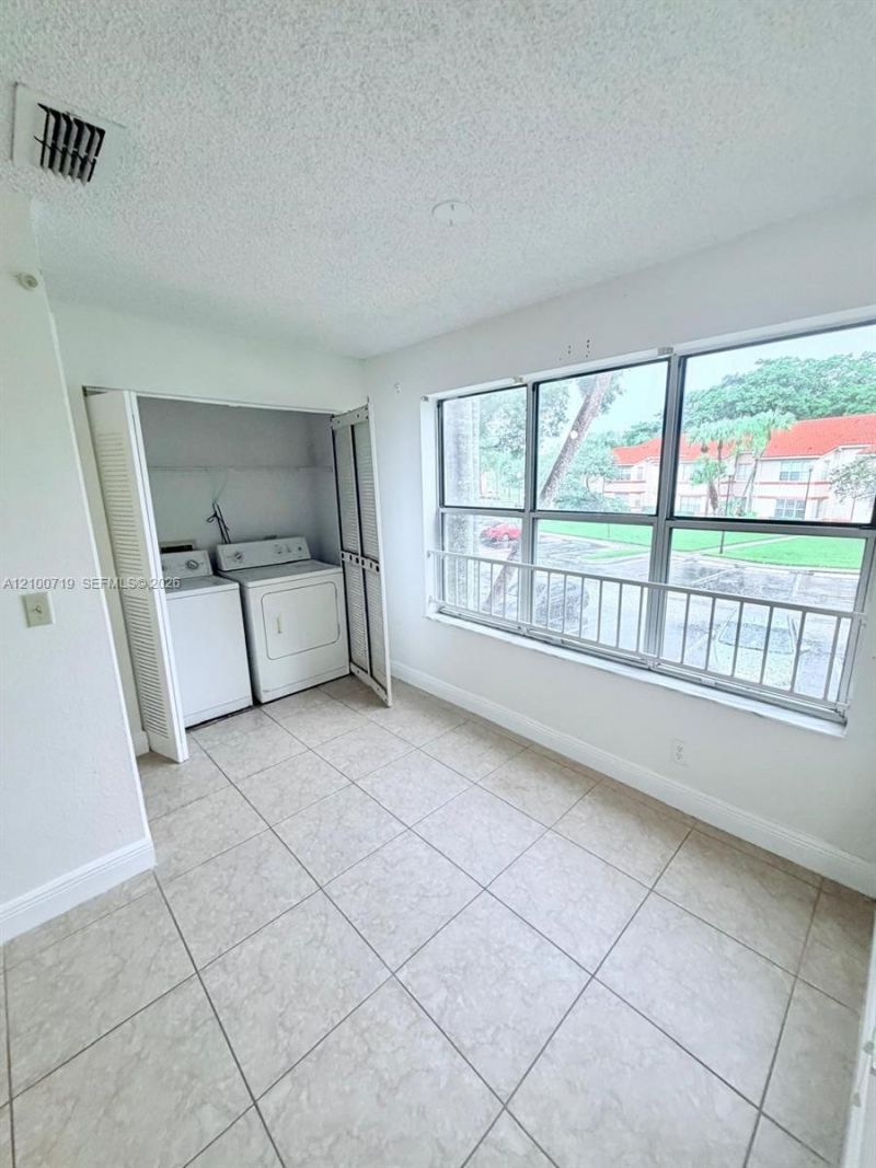 3450 N Pinewalk Dr N , Unit 424, Margate, FL 33063 Photo
