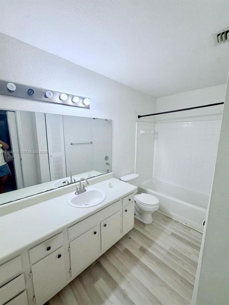 3450 N Pinewalk Dr N , Unit 424, Margate, FL 33063 Photo