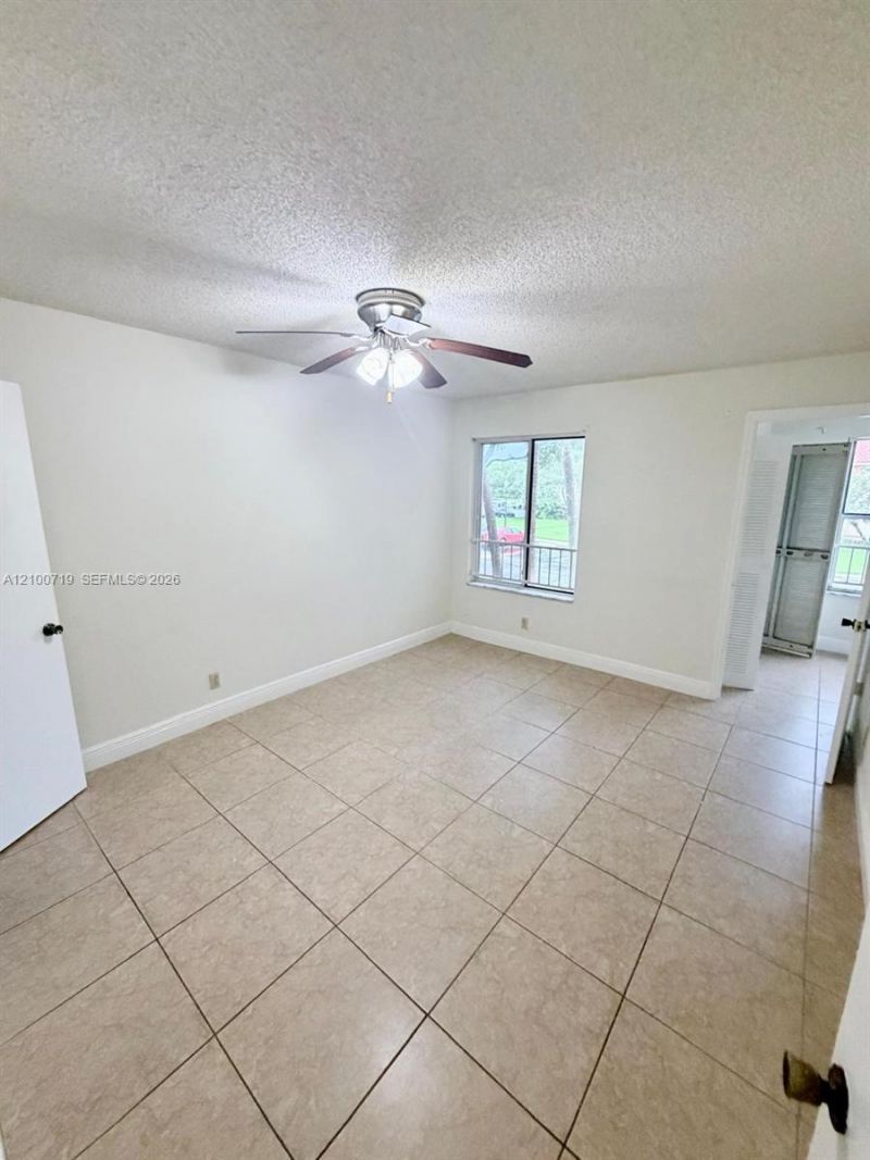 3450 N Pinewalk Dr N , Unit 424, Margate, FL 33063 Photo