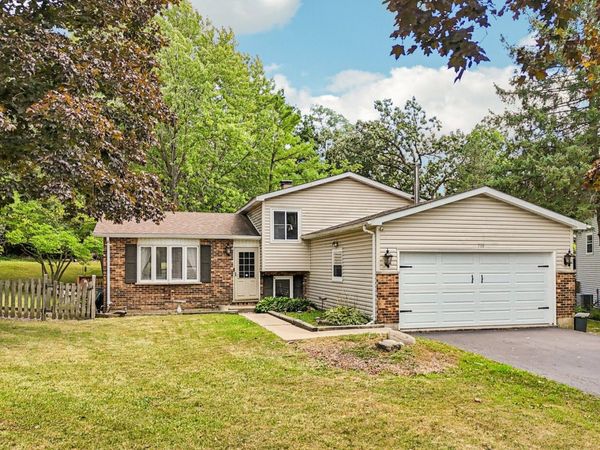 710 Greenbriar Lane , Lindenhurst, IL 60046