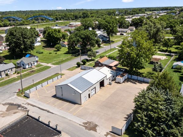 630 W 2ND Avenue, Milan, IL 61264