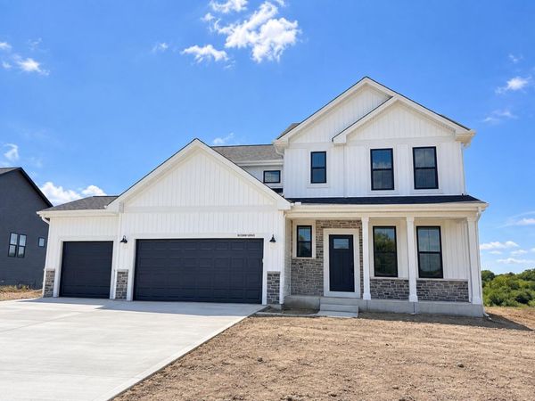 N101W16895 Tanglewood Dr, Germantown, WI 53022