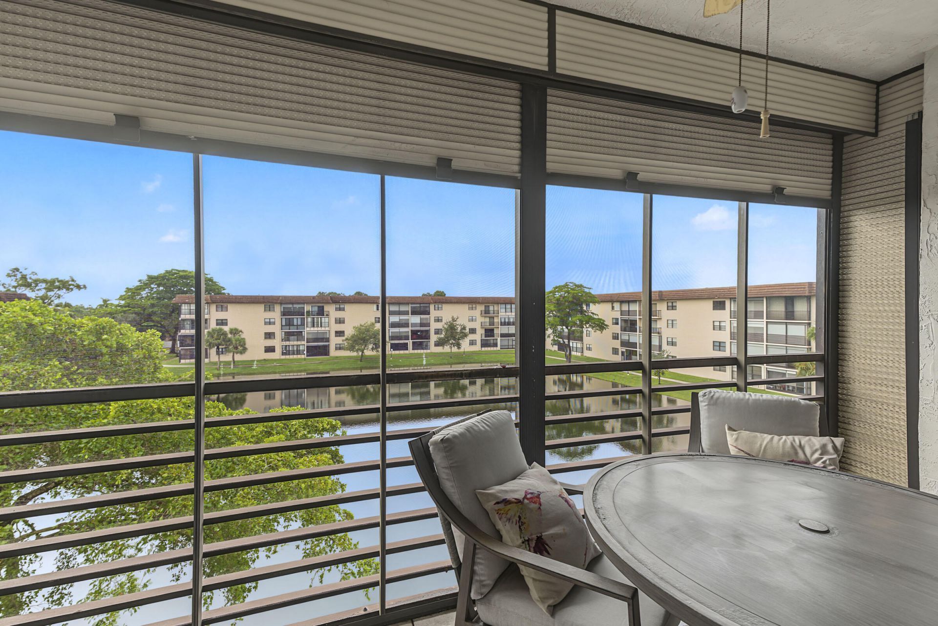 4960 E Sabal Palm Boulevard, Unit 414, Tamarac, FL 33319 Photo