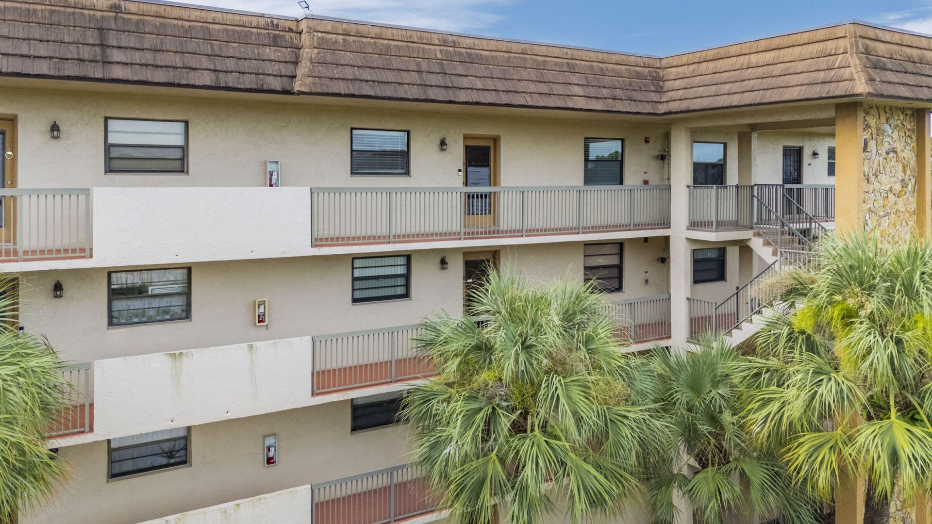 4960 E Sabal Palm Boulevard, Unit 414, Tamarac, FL 33319 Photo