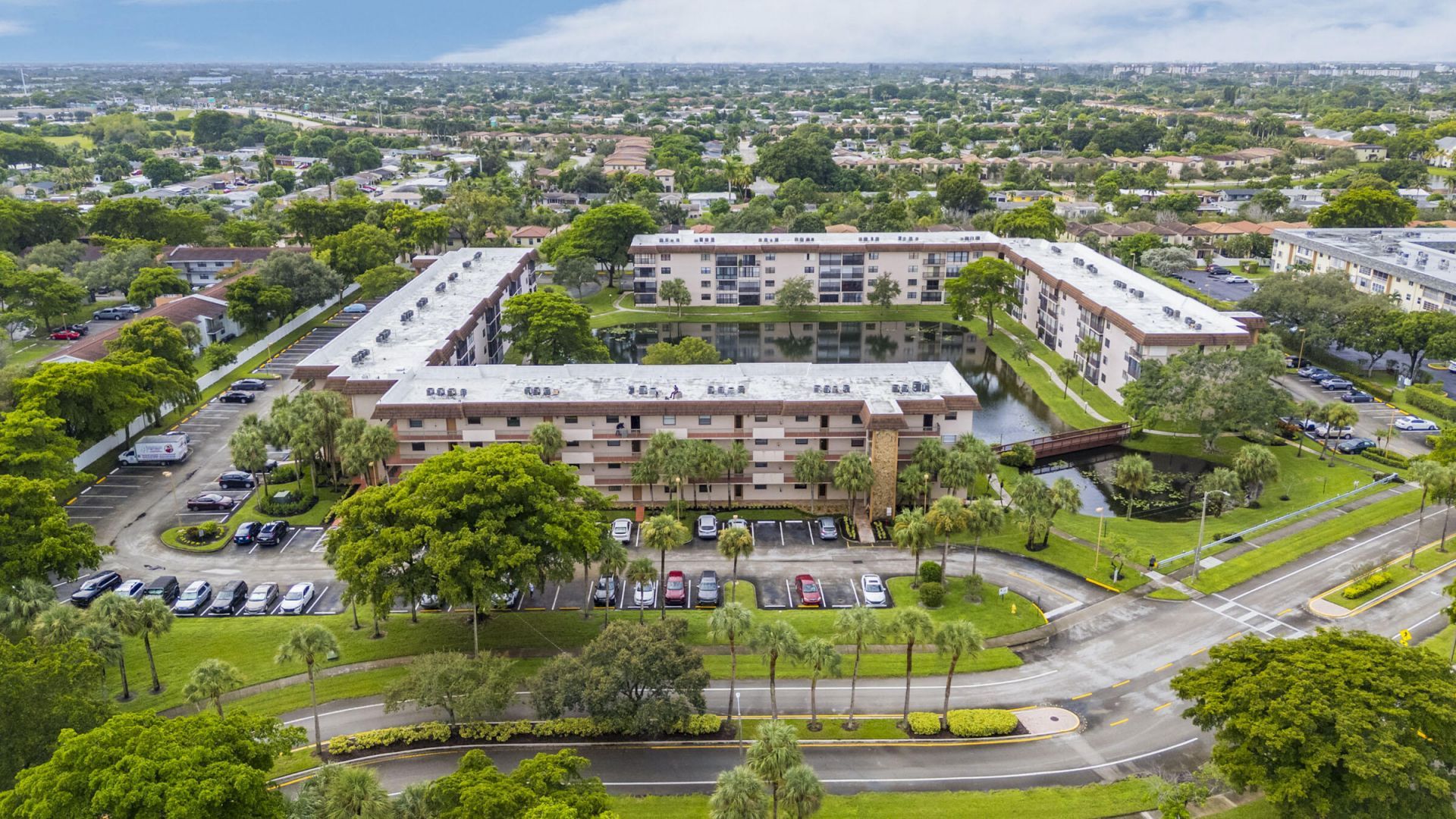 4960 E Sabal Palm Boulevard, Unit 414, Tamarac, FL 33319 Photo