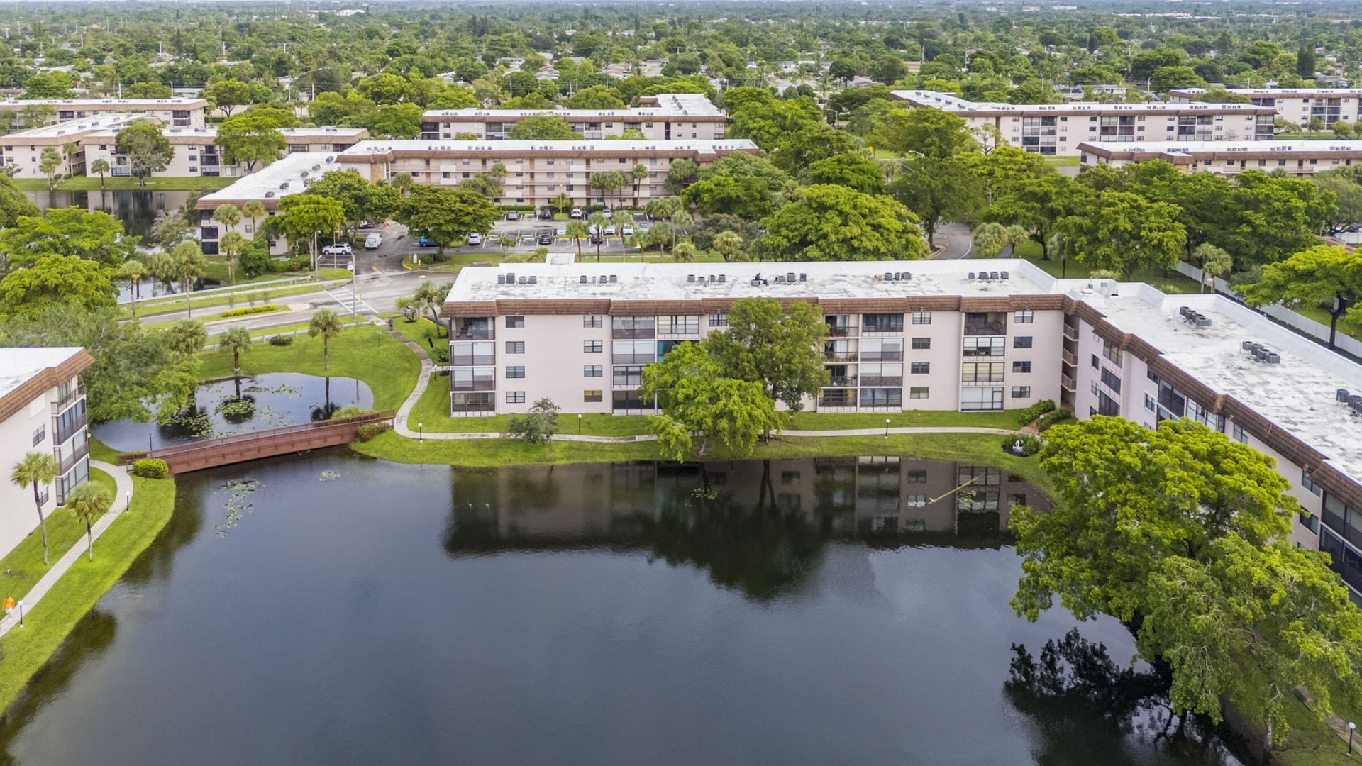 4960 E Sabal Palm Boulevard, Unit 414, Tamarac, FL 33319 Photo