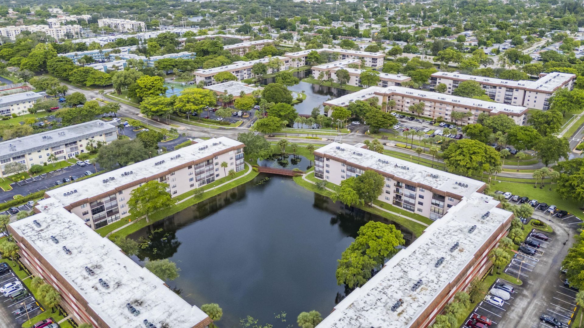 4960 E Sabal Palm Boulevard, Unit 414, Tamarac, FL 33319 Photo