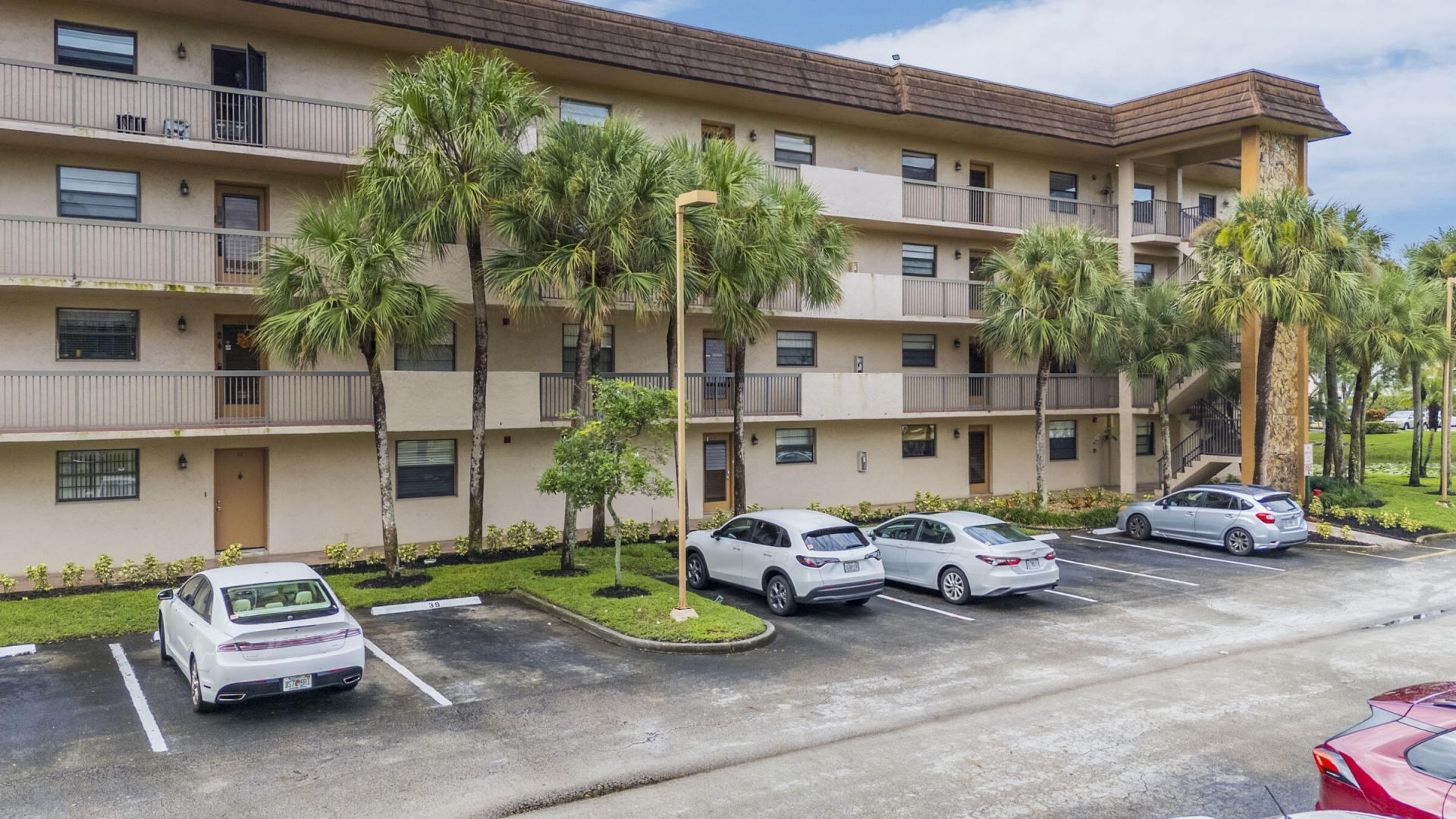 4960 E Sabal Palm Boulevard, Unit 414, Tamarac, FL 33319 Photo