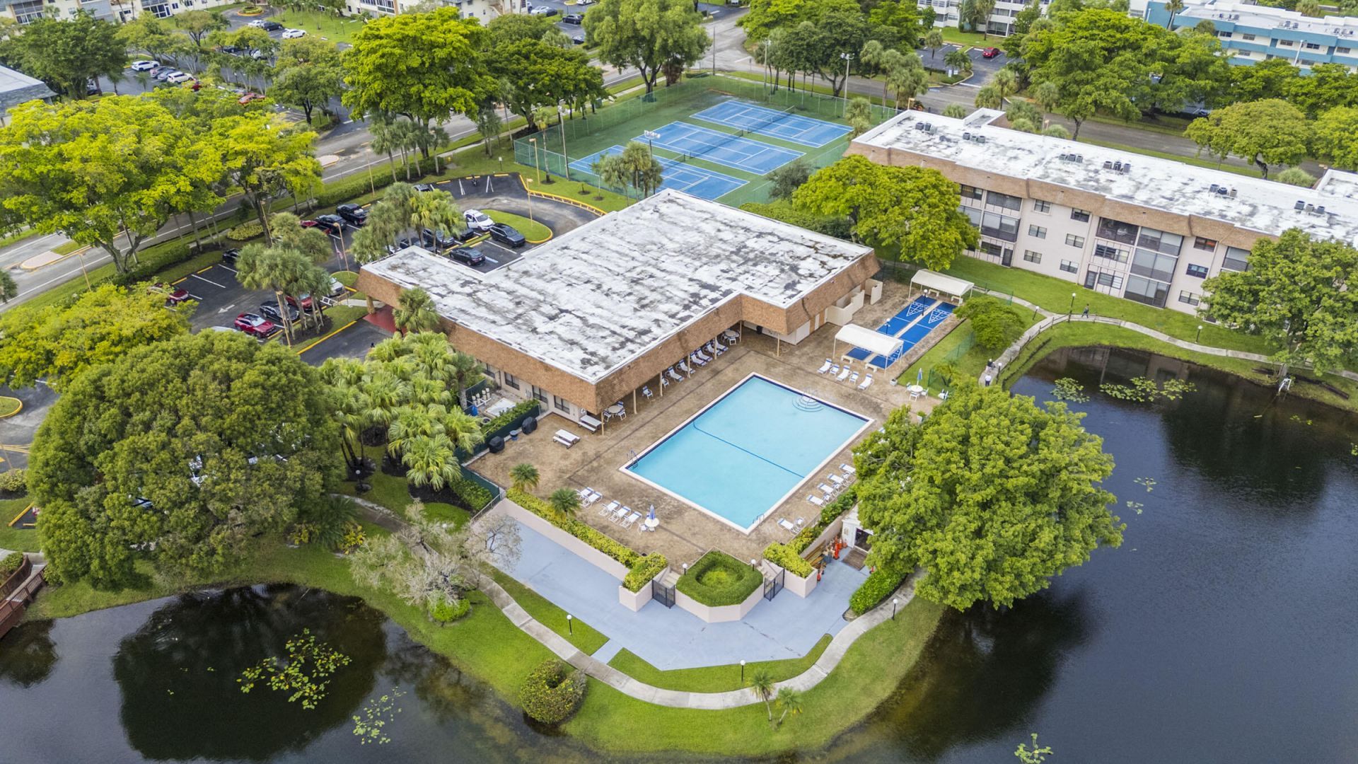 4960 E Sabal Palm Boulevard, Unit 414, Tamarac, FL 33319 Photo