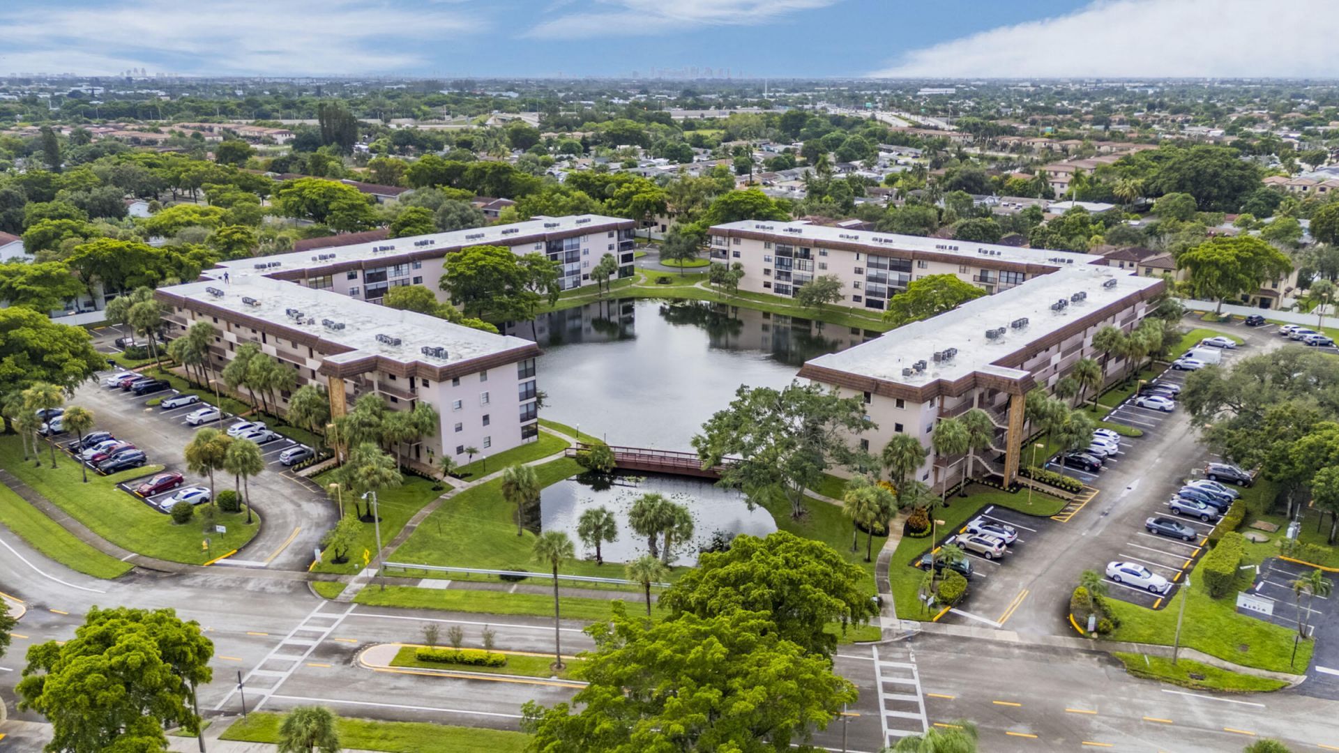 4960 E Sabal Palm Boulevard, Unit 414, Tamarac, FL 33319 Photo