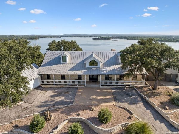 204 N BLUE RIDGE TRL, Horseshoe Bay, TX 78657