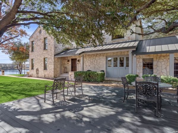 135 Perry Lane, Kingsland, TX 78639