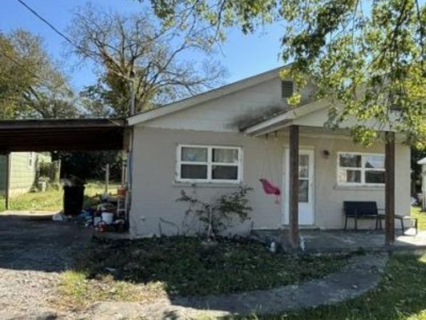 44 Poplar Street, Pikeville, TN 37367