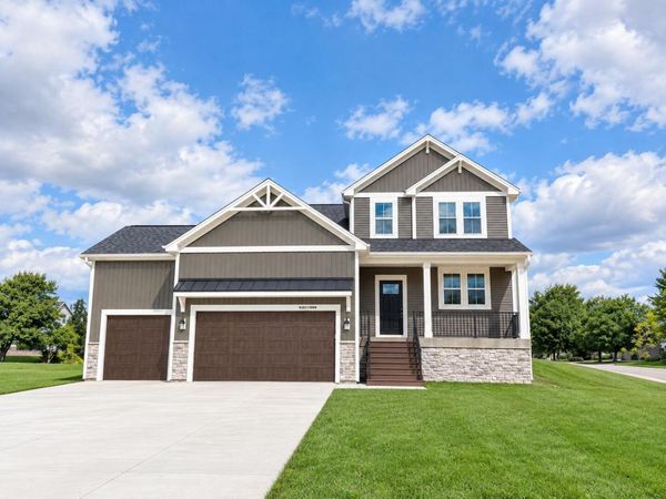 N101W16938 Tanglewood Dr, Germantown, WI 53022