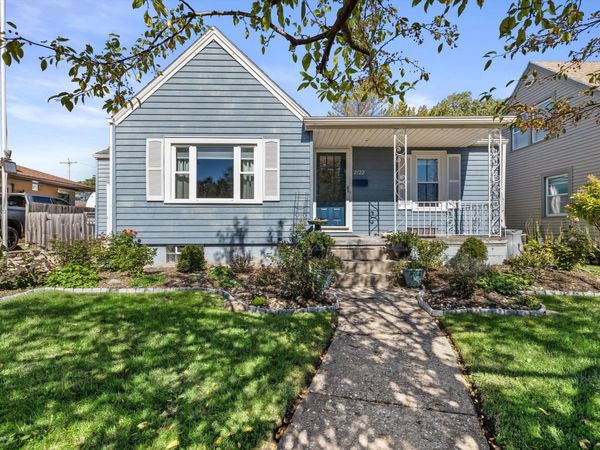 2122 29th St, Kenosha, WI 53140