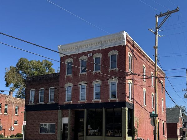 2400 Central Avenue, Dubuque, IA 52001