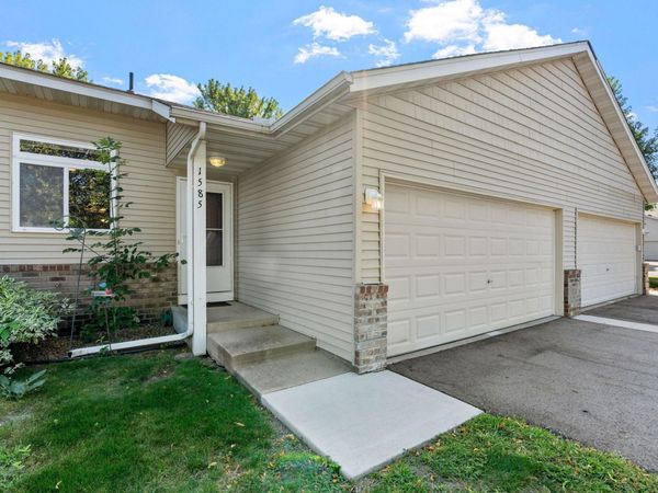1585 Chartreux Avenue, Shakopee, MN 55379