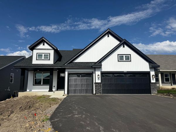 1905 Dogwood Court, Carver, MN 55315