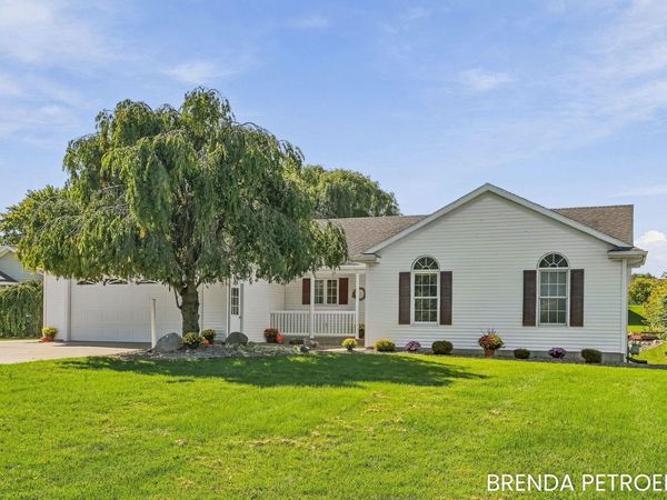 7043 Maplelawn Drive, Hudsonville, MI 49426