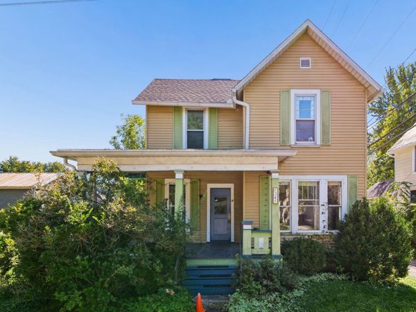 24 E Lincoln Avenue , Delaware, OH 43015