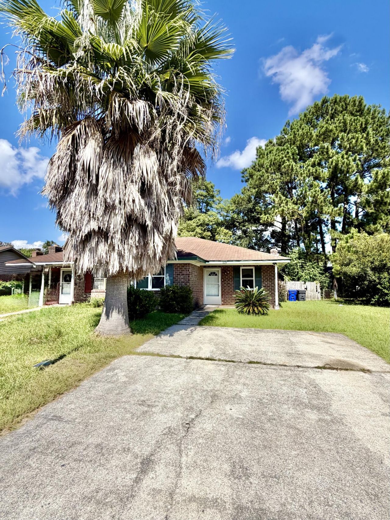 7724 Suzanne Drive Photo 4