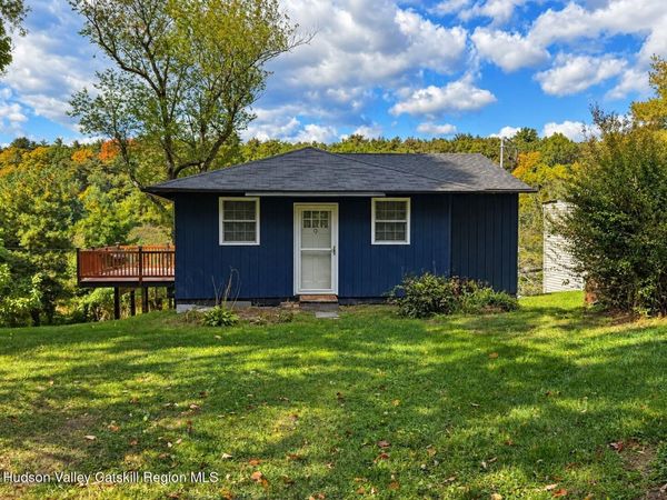 9 County Route 49 , Athens, NY 12015