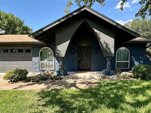 120 Lakeway Drive, Benbrook, TX 76126