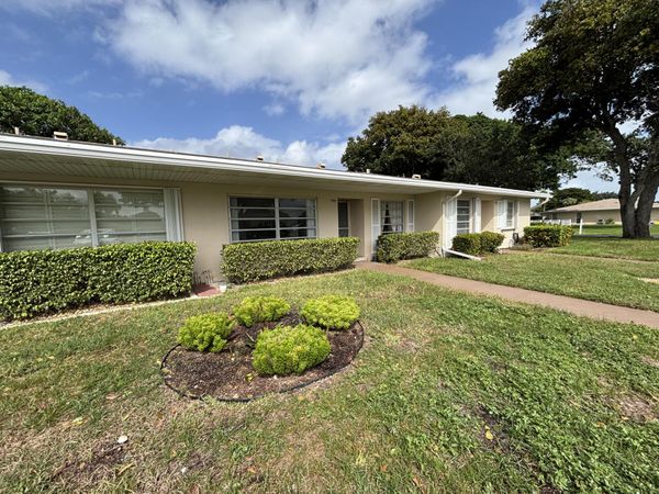 8875 WARWICK Drive, Boca Raton, FL 33433