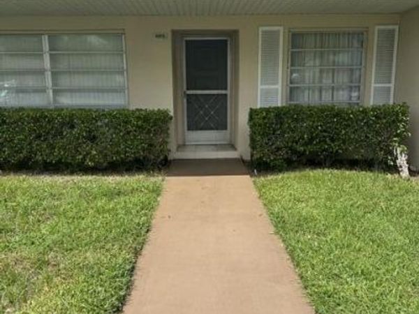 8875 WARWICK Drive, Boca Raton, FL 33433
