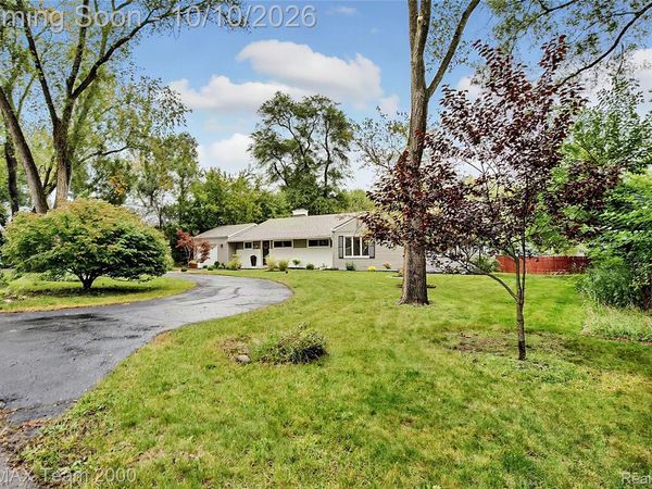 1611 Weymouth Street, West Bloomfield Township, Mi 48324