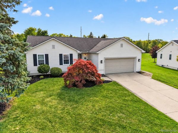 2259 Hickory Circle Drive, Oceola Township, Mi 48855