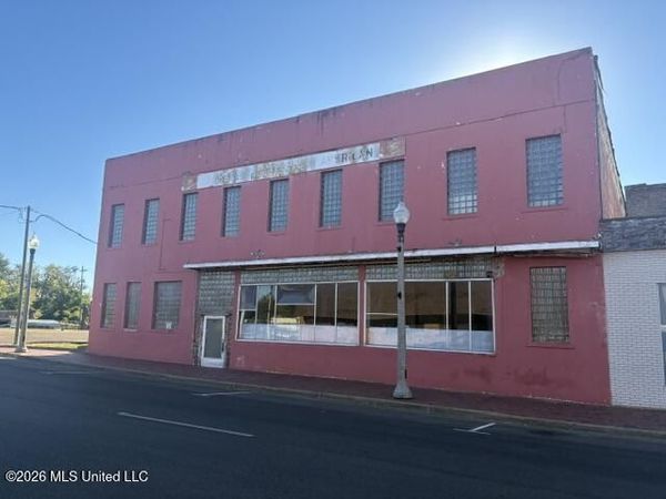 506 Howard Street, Greenwood, MS 38930
