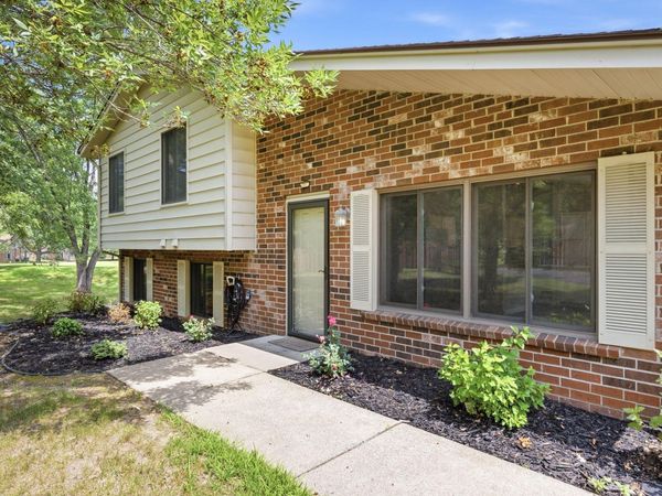 9712 Cimarron Circle, Minnetonka, MN 55305