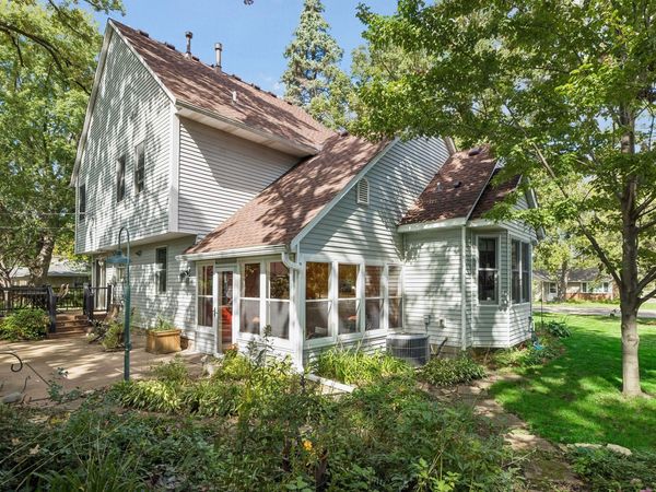 730 County Road B2 W, Roseville, MN 55113