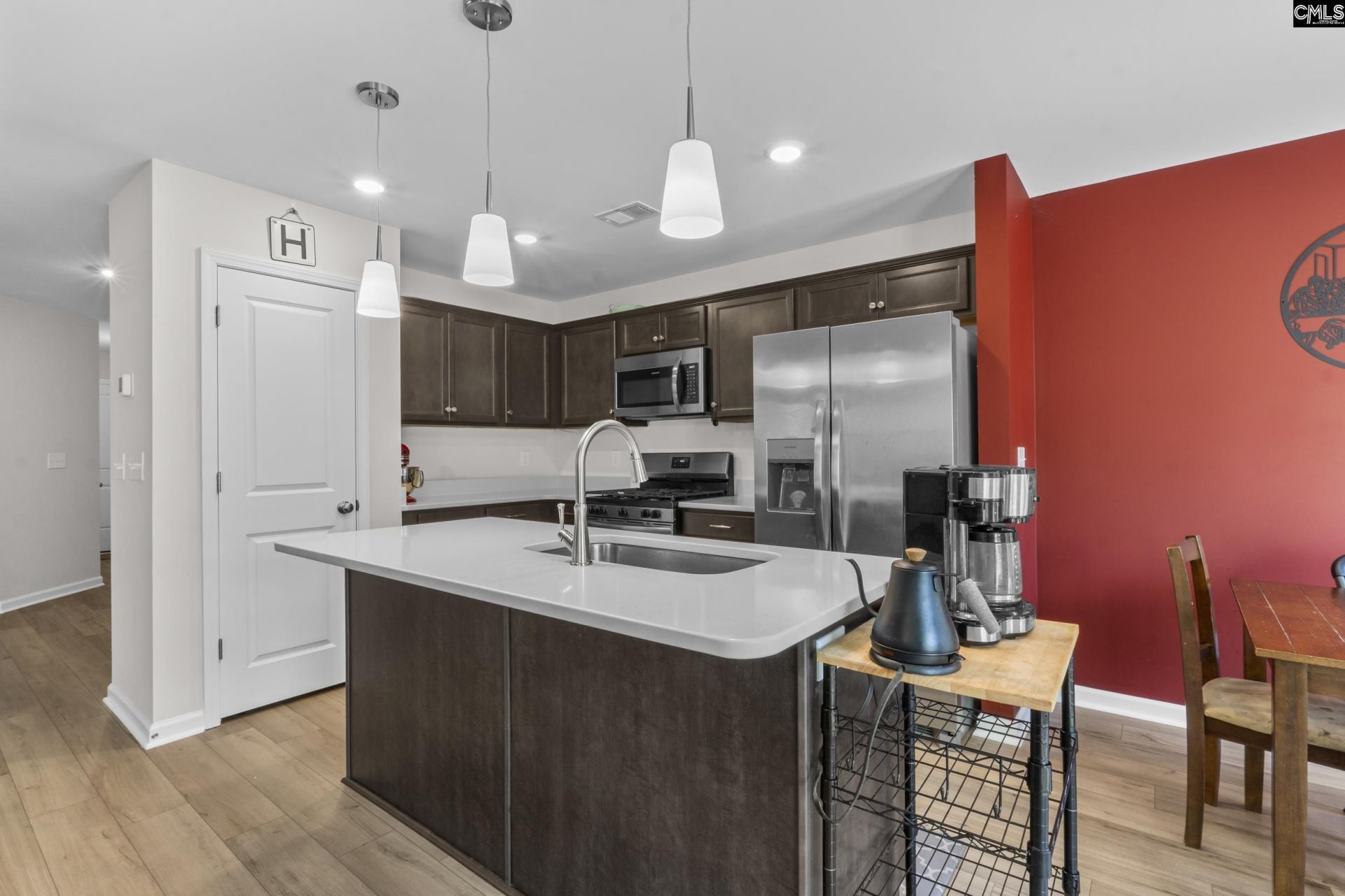 207 Watkin Way Photo 10