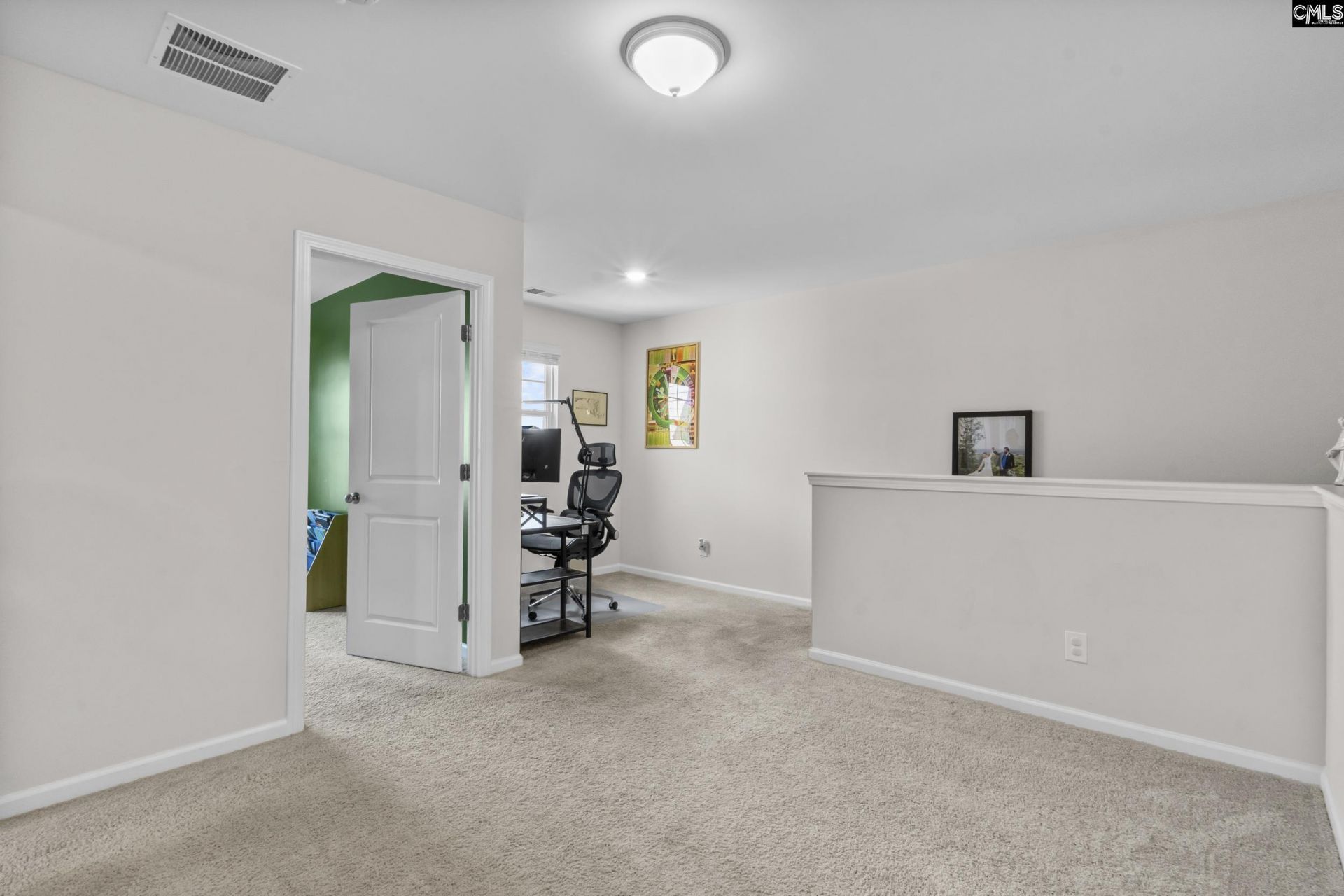 207 Watkin Way Photo 17