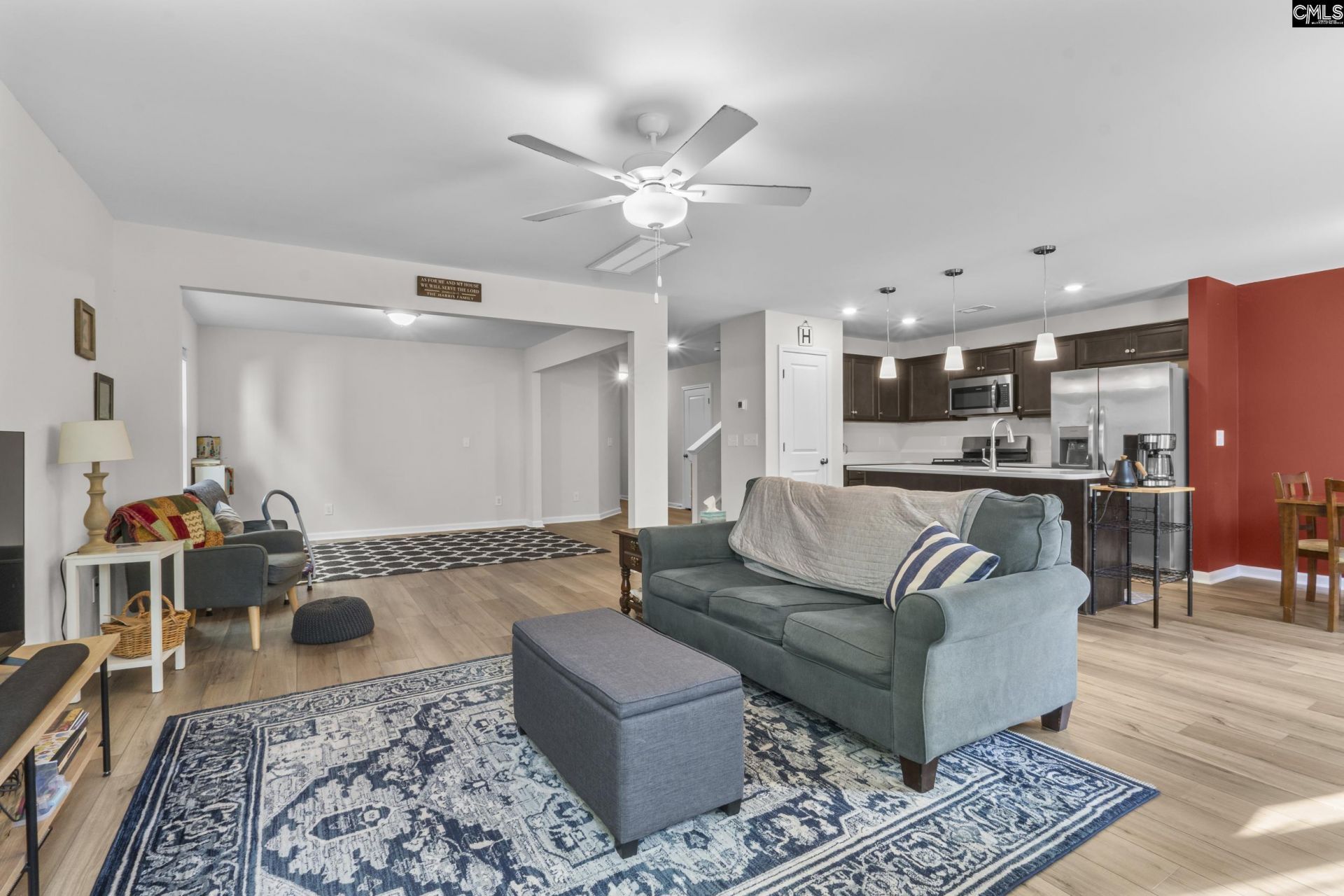 207 Watkin Way Photo 7