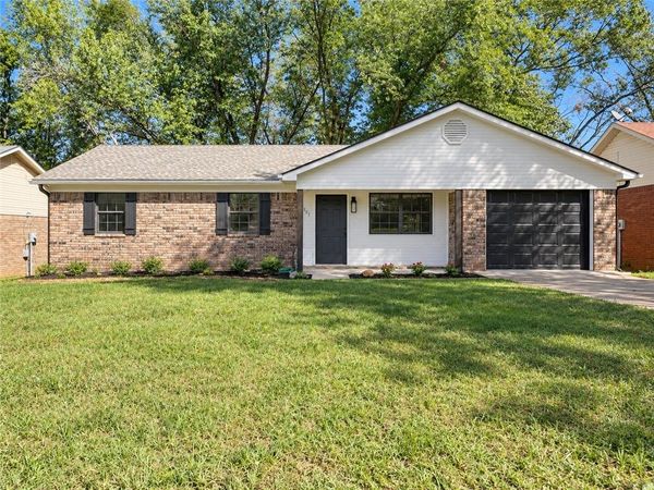 607 Twin Oak Drive , Russellville, AR 72802