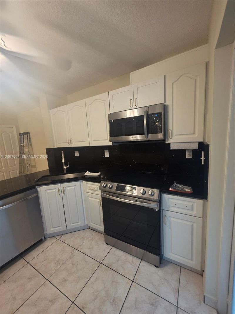 2505 W 76th St , Unit 103, Hialeah, FL 33016 Photo
