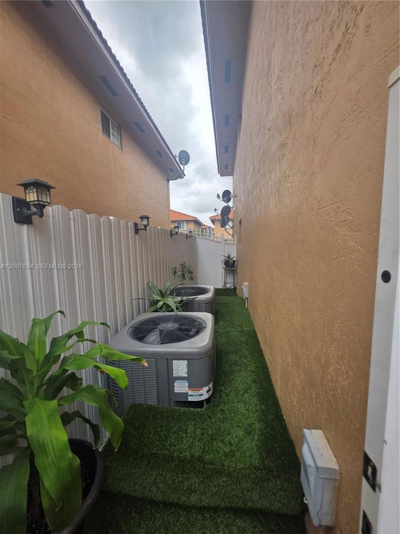 2505 W 76th St , Unit 103, Hialeah, FL 33016 Photo