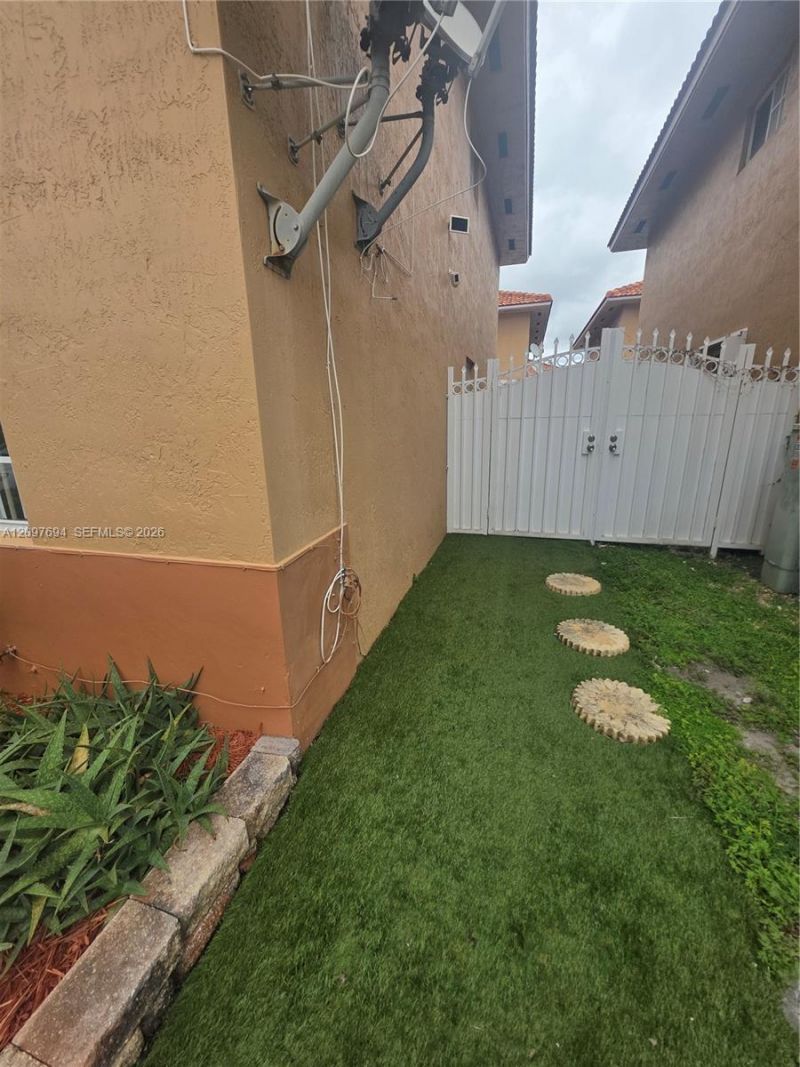 2505 W 76th St , Unit 103, Hialeah, FL 33016 Photo