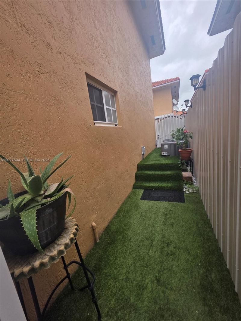 2505 W 76th St , Unit 103, Hialeah, FL 33016 Photo