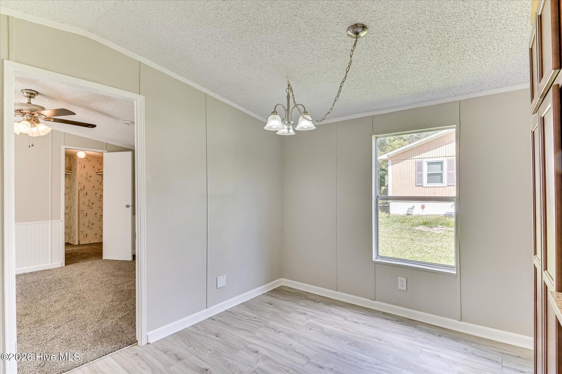 195 Riverbend Drive Photo 11