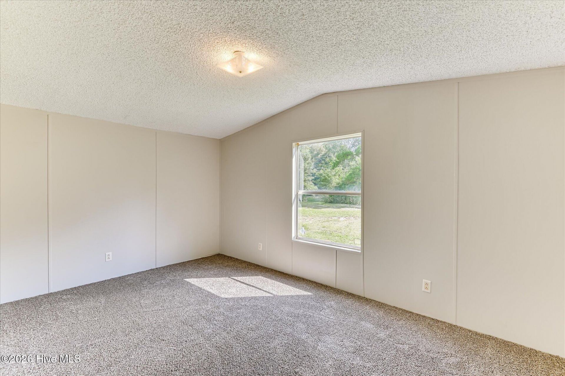 195 Riverbend Drive Photo 20