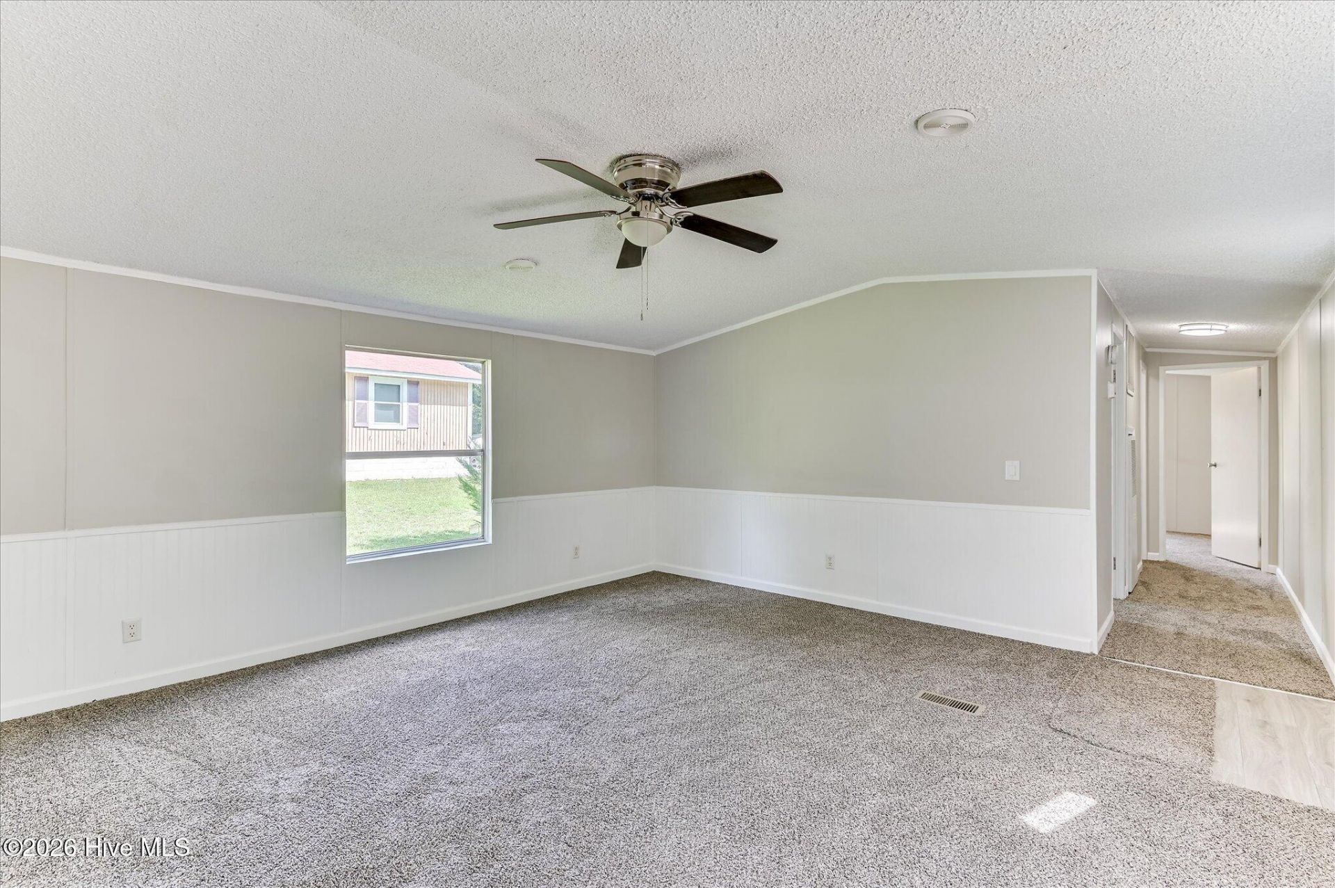 195 Riverbend Drive Photo 6