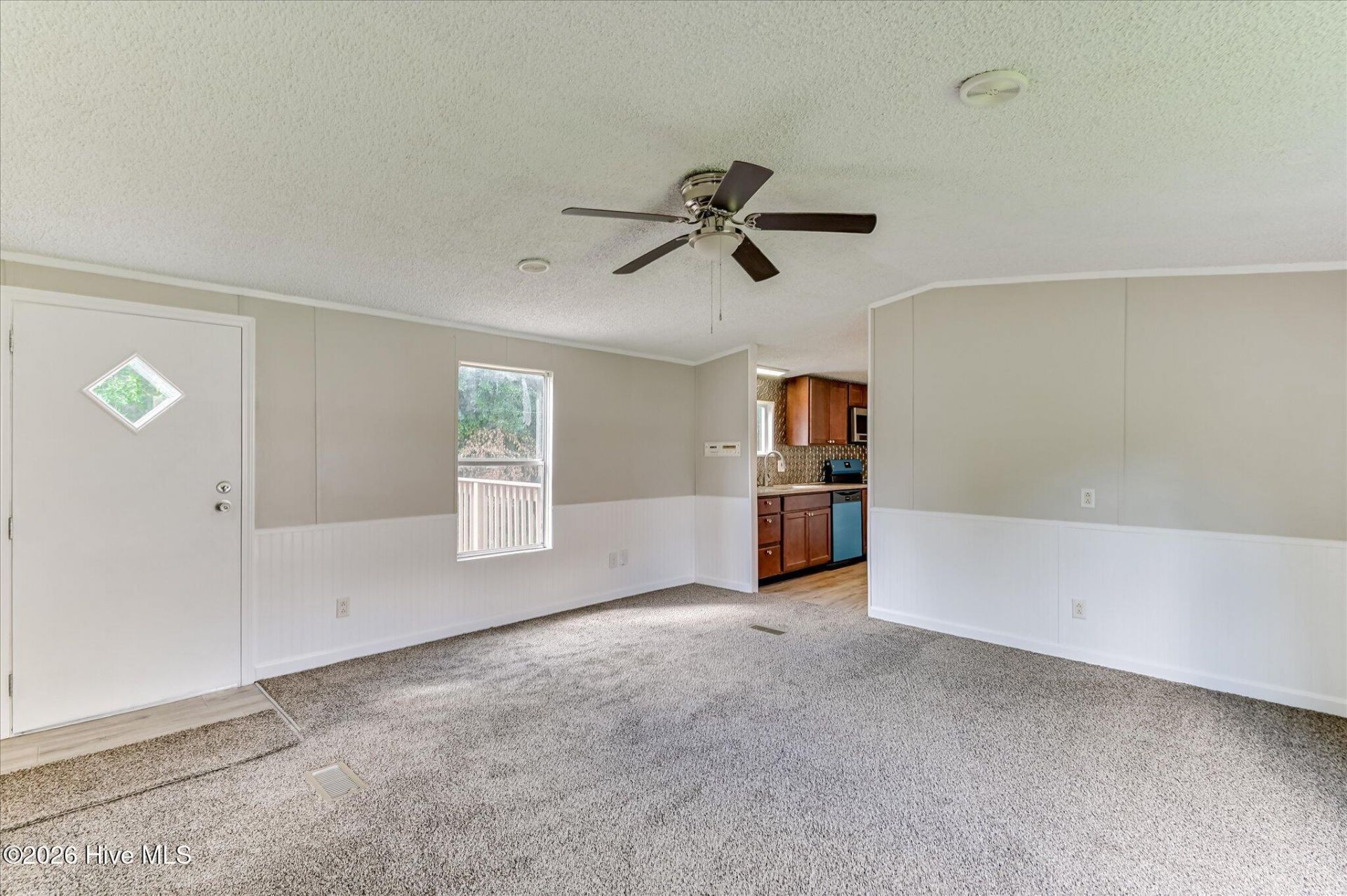 195 Riverbend Drive Photo 7
