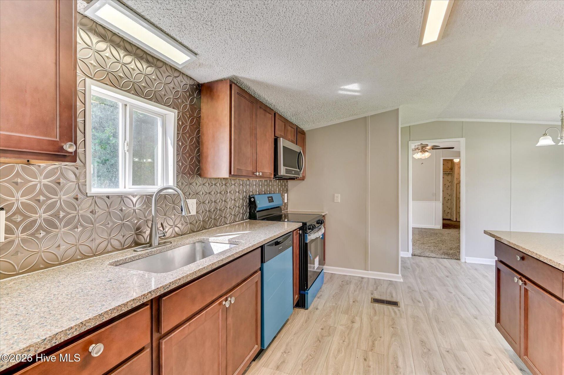 195 Riverbend Drive Photo 8